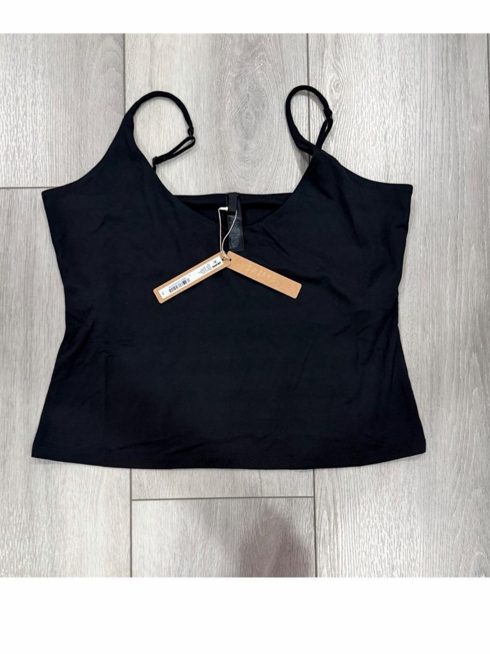 SKIMS Smooth Layers Scoop Neck Cami in Black. *NWT*